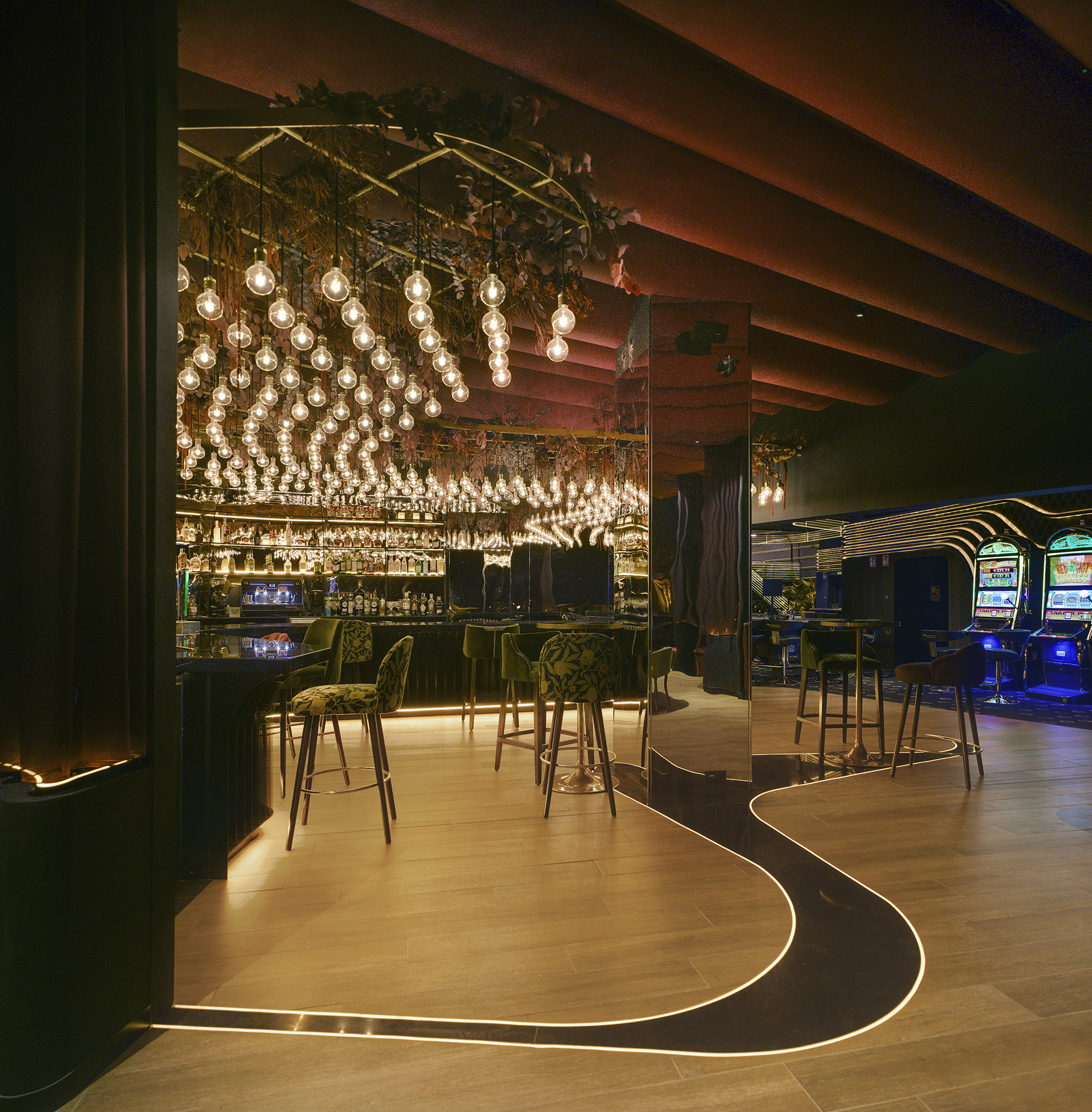 Interiorismo de hotel 5*, restaurantes y nightclub en Badajoz